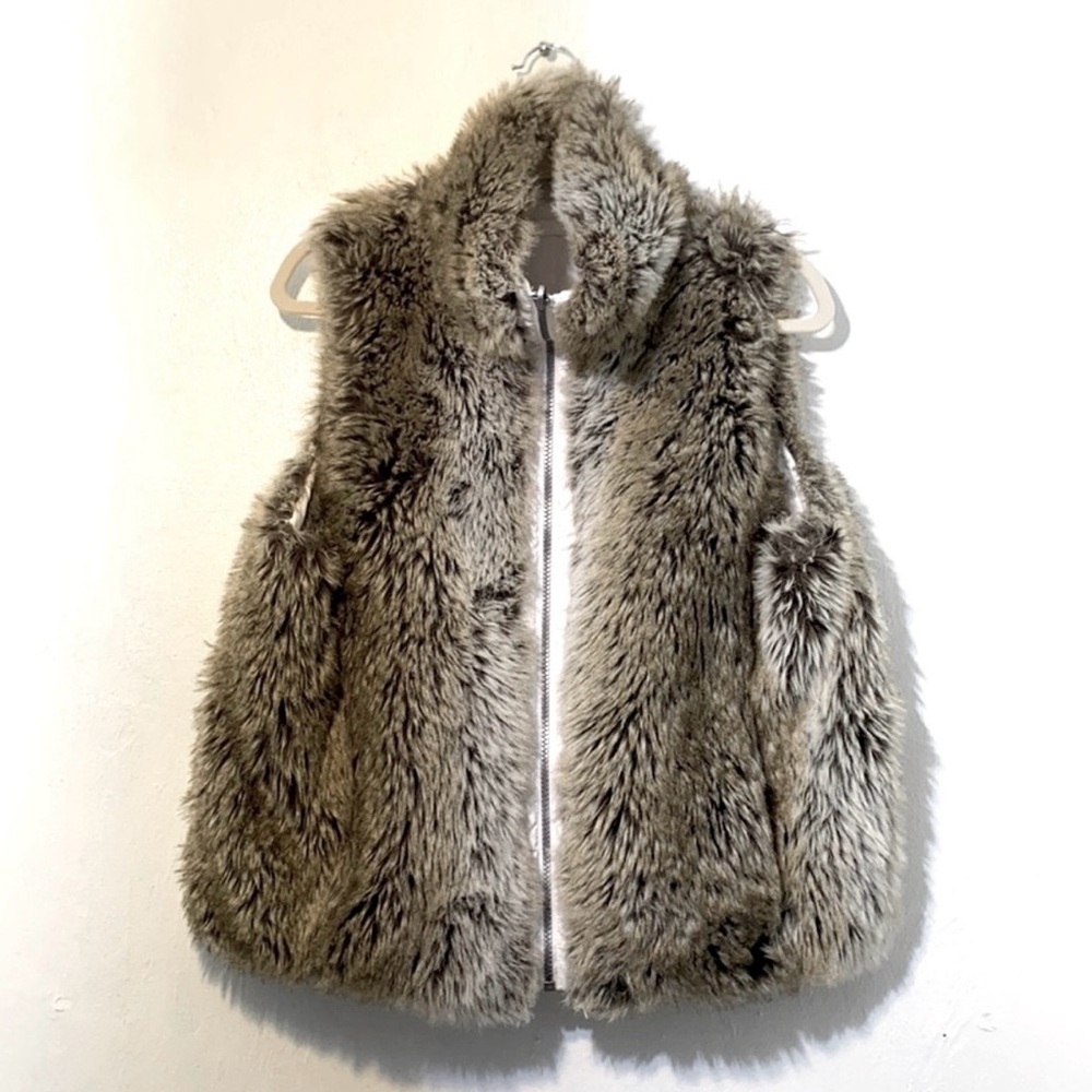 Weatherproof-Brown+white Reversible  faux fur warm cozy vest.Size M